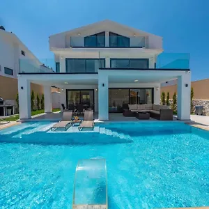 la-marbella-villa.turkeyfethiyehotels.com/