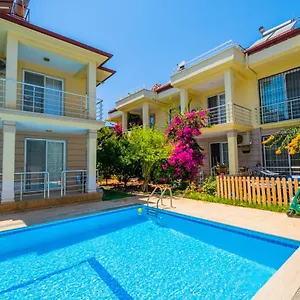 rose-calis-beach-villa.turkeyfethiyehotels.com/